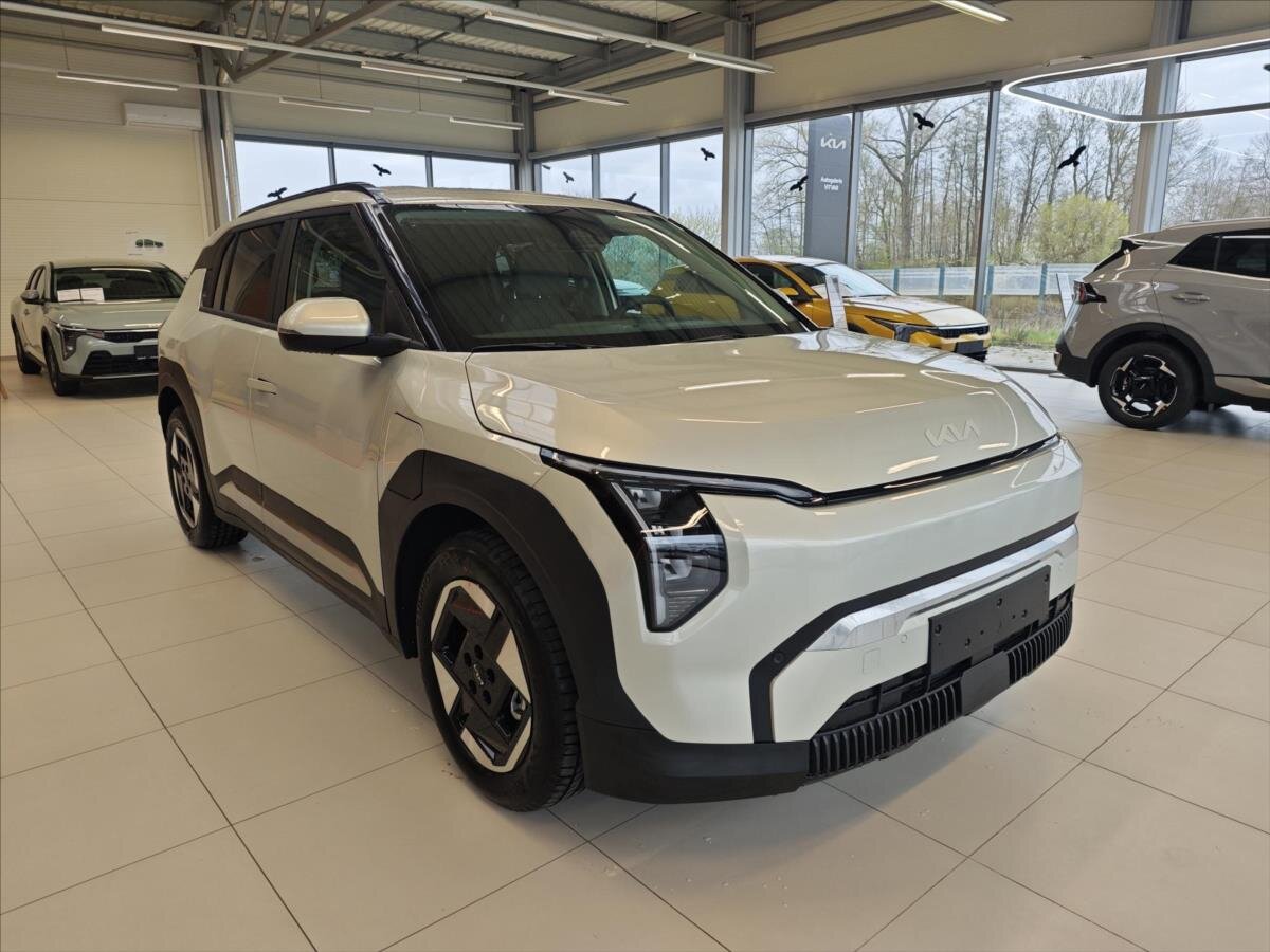 KIA EV3 SUV / Terénní 0,0 150 kw