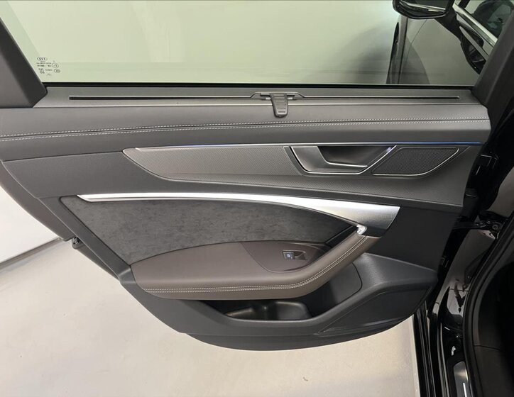 Audi A6 Allroad Kombi 3,0 l 253 kw