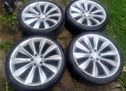 Tesla Model S Sedan / Limuzína 0,0 310 kw