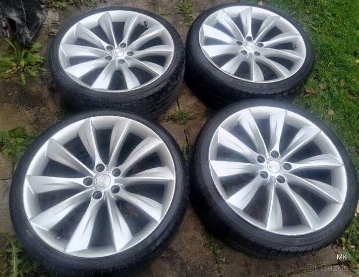 Tesla Model S Sedan / Limuzína 0,0 310 kw