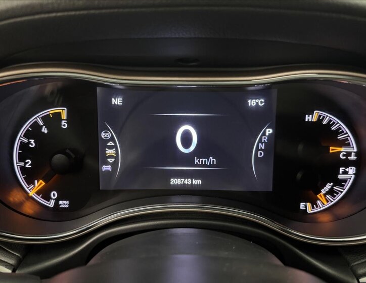 Jeep Grand Cherokee 12