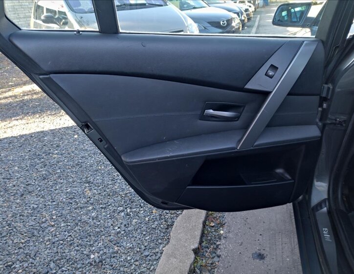 BMW Řada 5 Kombi 2,5 l 130 kw