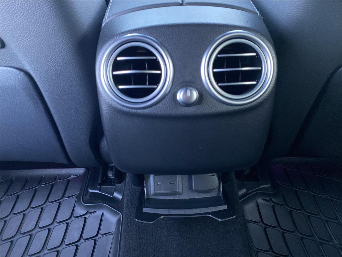 Mercedes-Benz GLC SUV / Terénní 2,0 l 180 kw