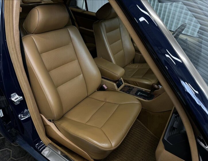 Mercedes-Benz 124 30