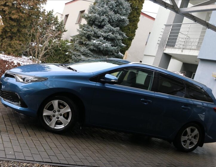 Toyota Auris Kombi 1,6 l 97 kw