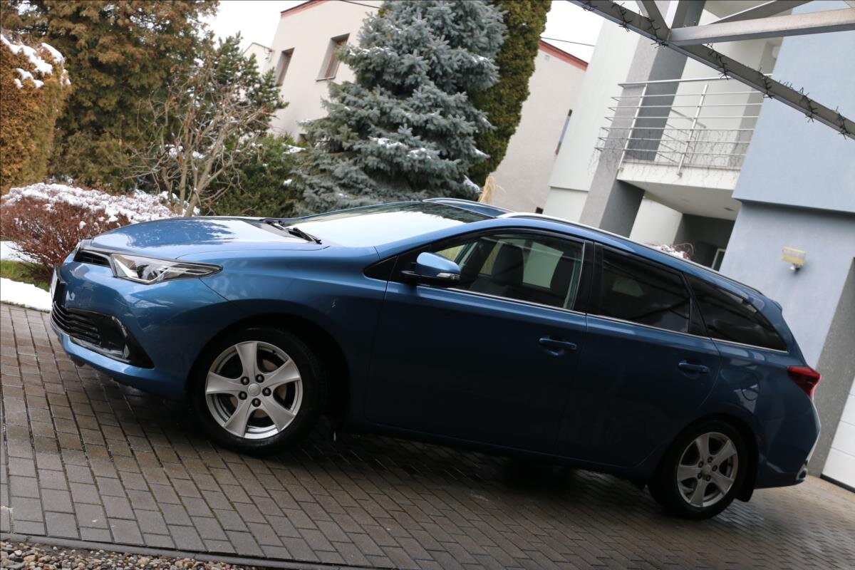 Toyota Auris Kombi 1,6 l 97 kw