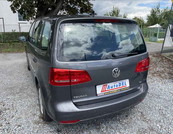 Volkswagen Touran 4
