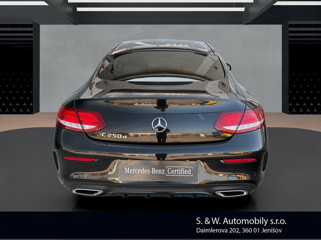 Mercedes-Benz Třídy C Kupé 2,1 l 150 kw