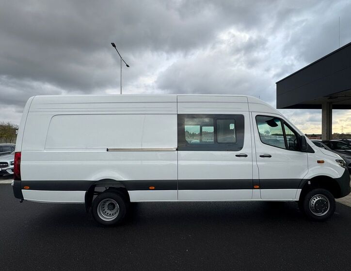 Mercedes-Benz Sprinter 4