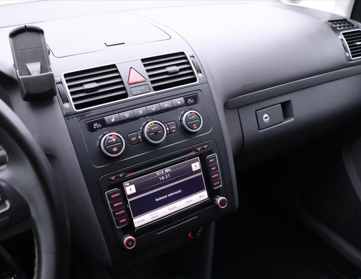 Volkswagen Touran MPV 1,6 l 77 kw