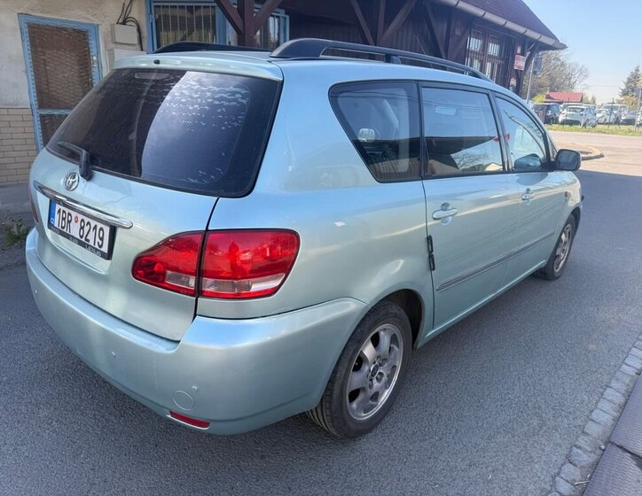 Toyota Avensis Verso MPV 2,0 l 85 kw