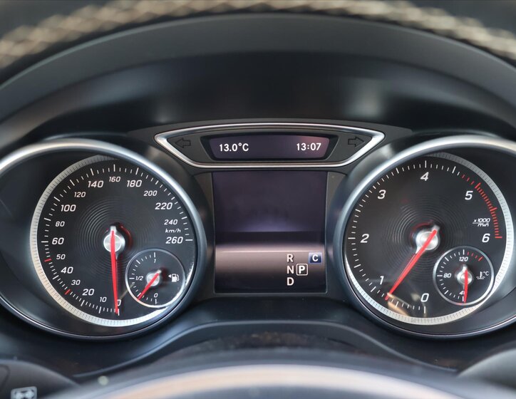 Mercedes-Benz GLA 17