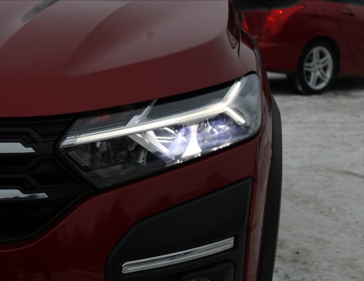 Dacia Sandero Hatchback 999,0 67 kw