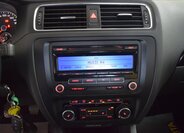 Volkswagen Jetta Sedan / Limuzína 1,2 l 77 kw