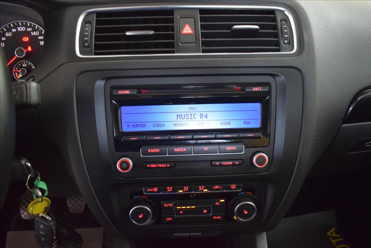 Volkswagen Jetta Sedan / Limuzína 1,2 l 77 kw