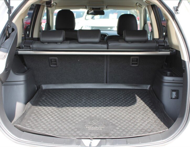 Mitsubishi Outlander SUV / Terénní 2,0 l 110 kw