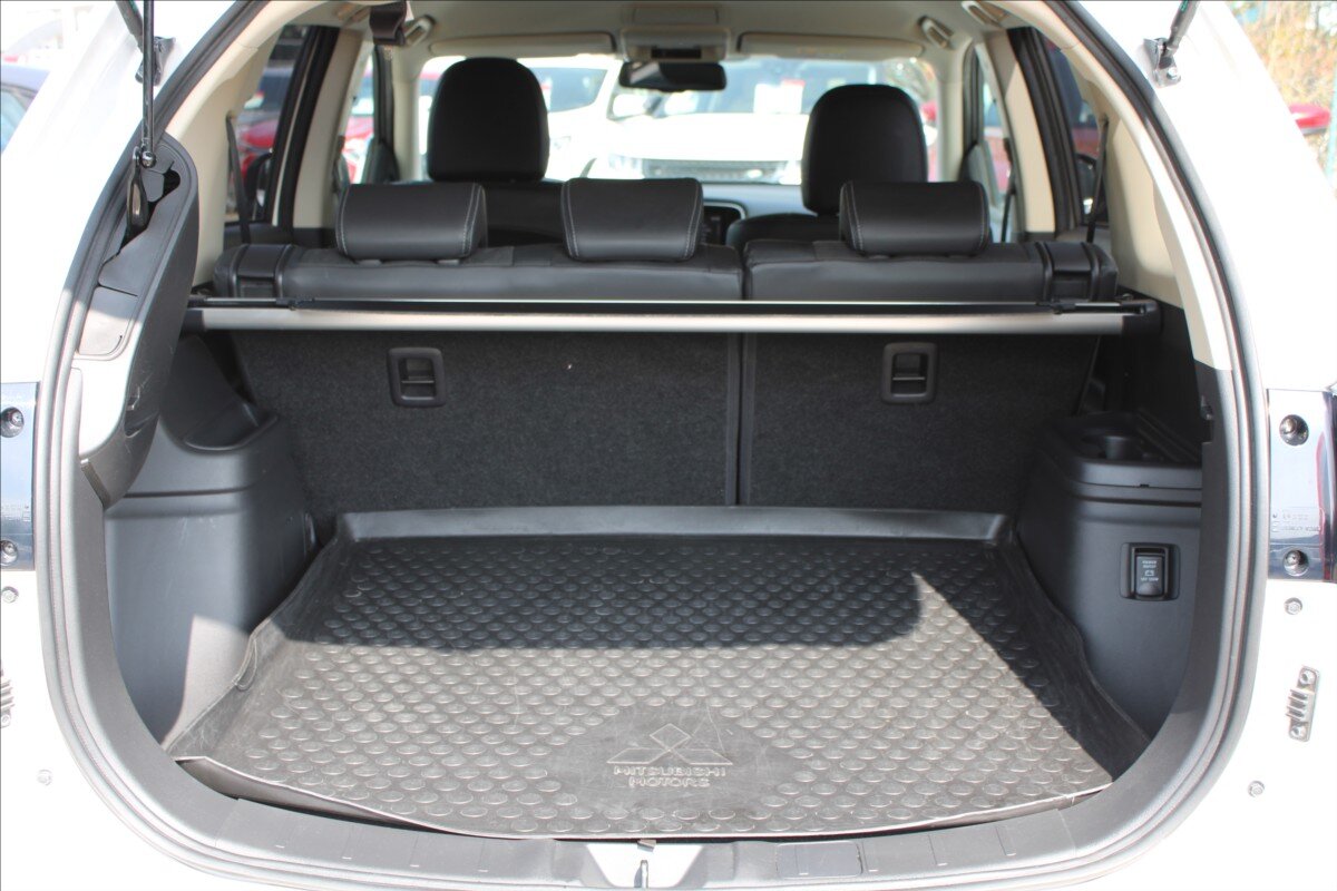 Mitsubishi Outlander SUV / Terénní 2,0 l 110 kw