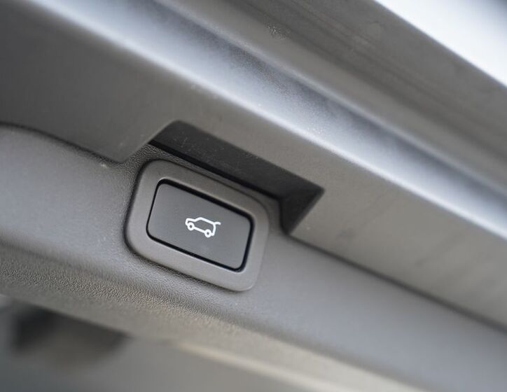 Land Rover Discovery 16