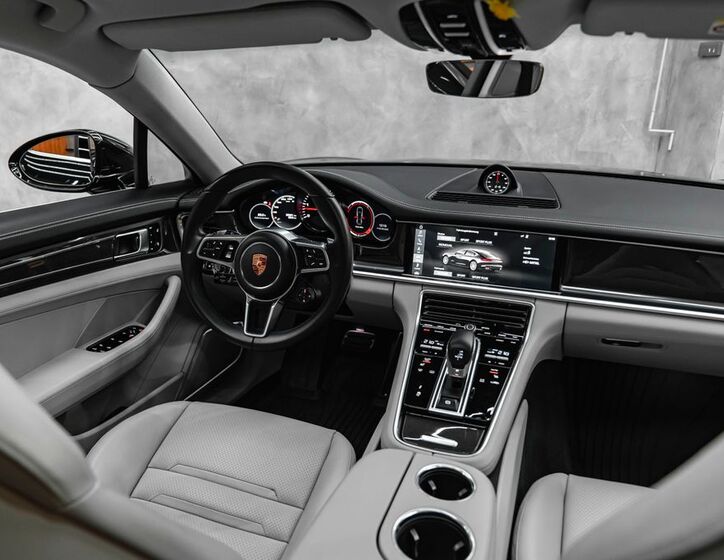 Porsche Panamera 30