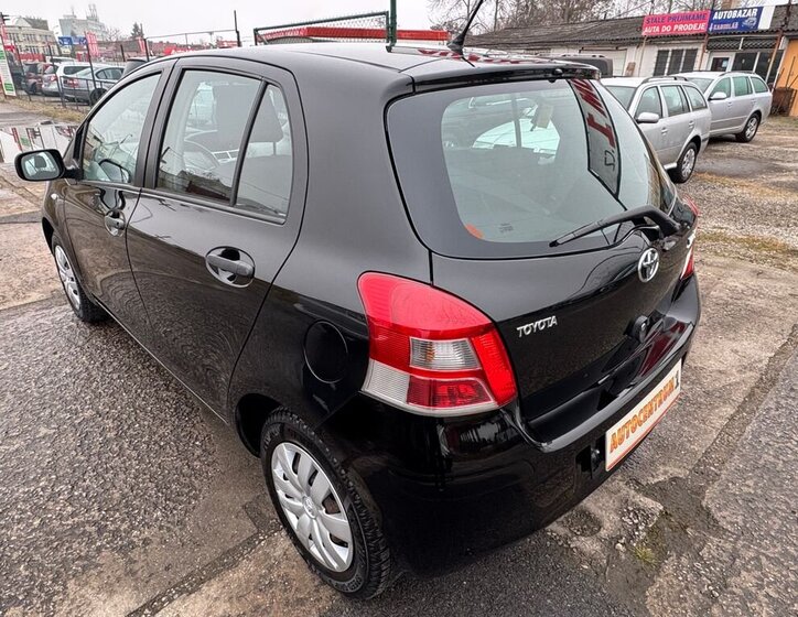 Toyota Yaris 6