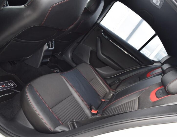 Škoda Octavia Sedan / Limuzína 2,0 l 135 kw