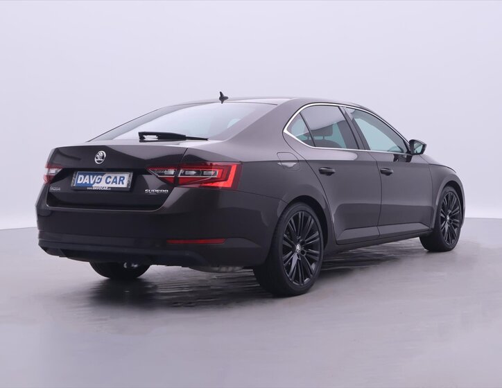 Škoda Superb Liftback 2,0 l 162 kw