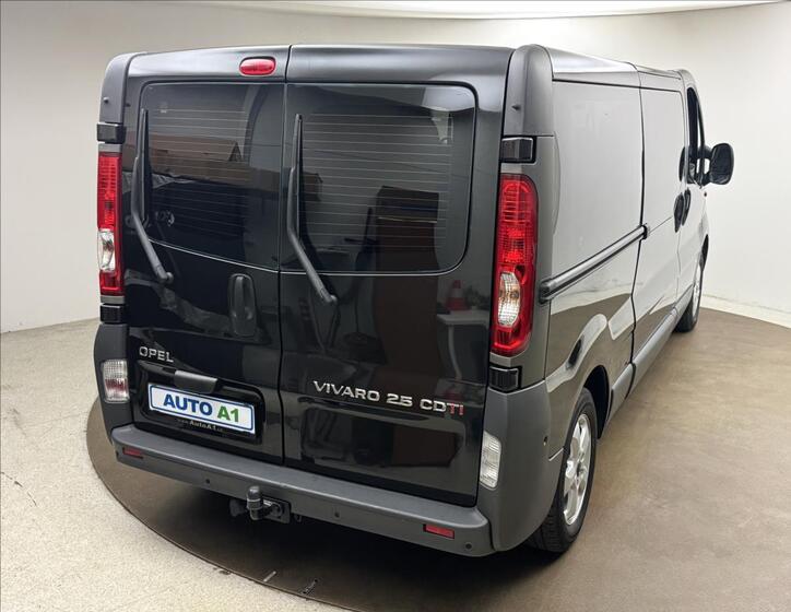 Opel Vivaro 4