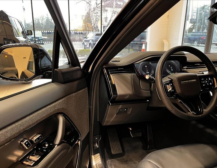 Land Rover Range Rover Sport 7