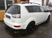 Mitsubishi Outlander SUV 2,3 l 130 kw