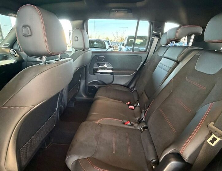 Mercedes-Benz GLB 12