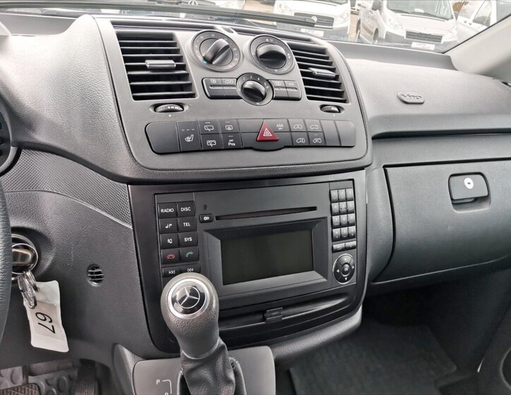 Mercedes-Benz Vito 9