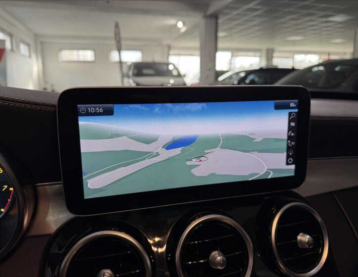 Mercedes-Benz Třídy C Sedan 4,0 l 375 kw