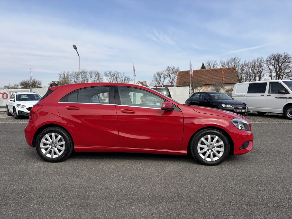 Mercedes-Benz Třídy A Hatchback 1,6 l 90 kw