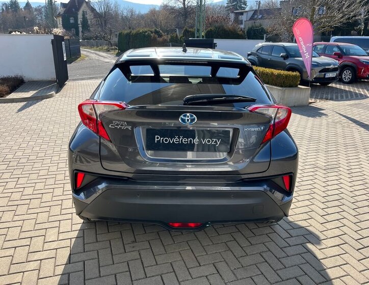 Toyota C-HR SUV / Terénní 1,8 l 72 kw