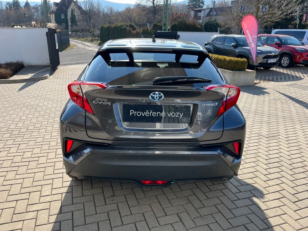 Toyota C-HR SUV / Terénní 1,8 l 72 kw