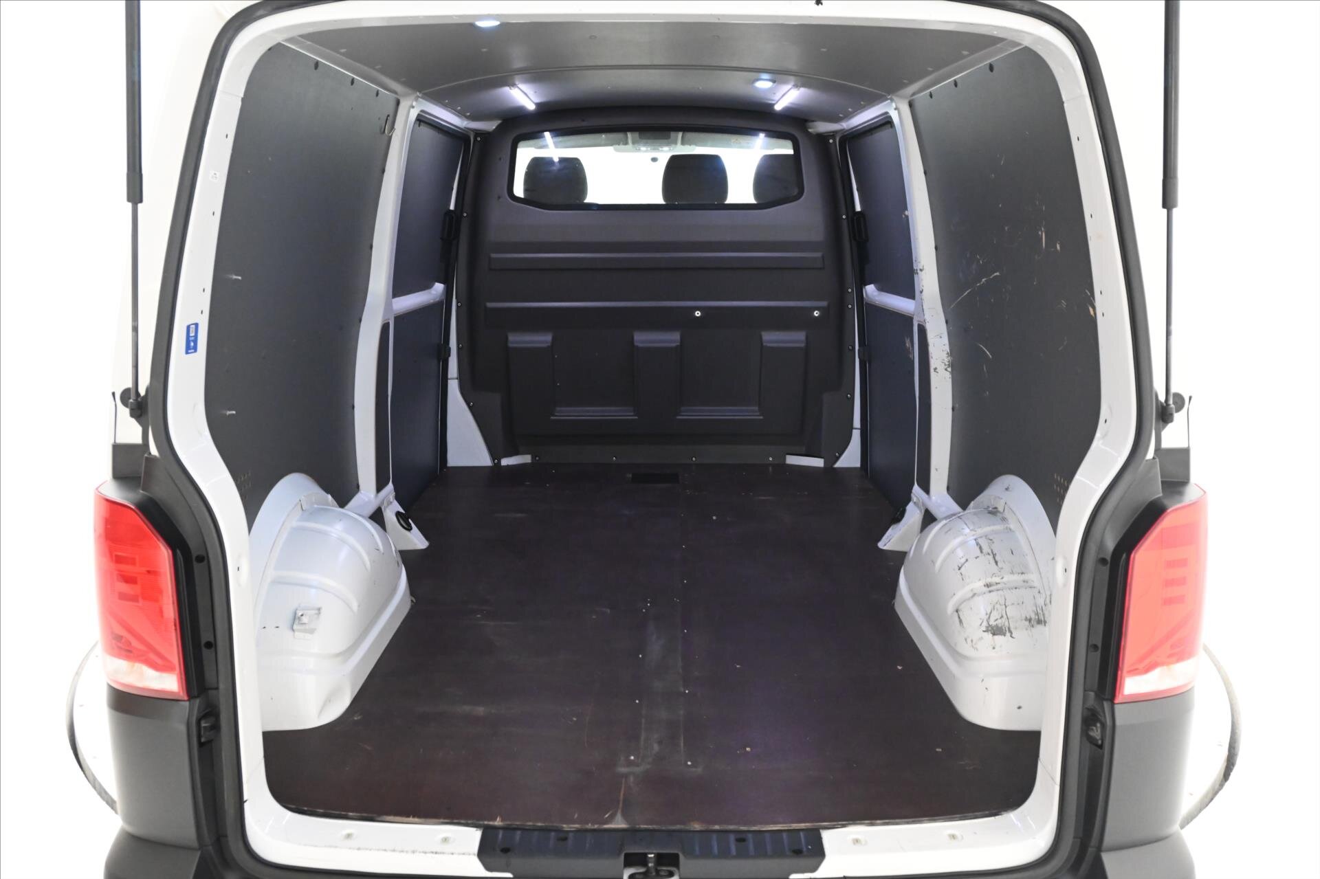 Volkswagen Transporter Skříň 2,0 l 81 kw