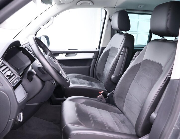 Volkswagen Multivan 12