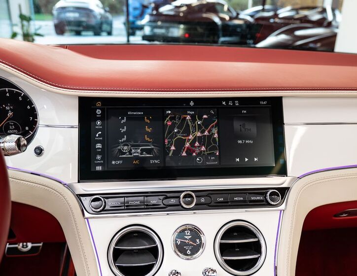 Bentley Continental GTC 11