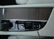 Volvo V90 17