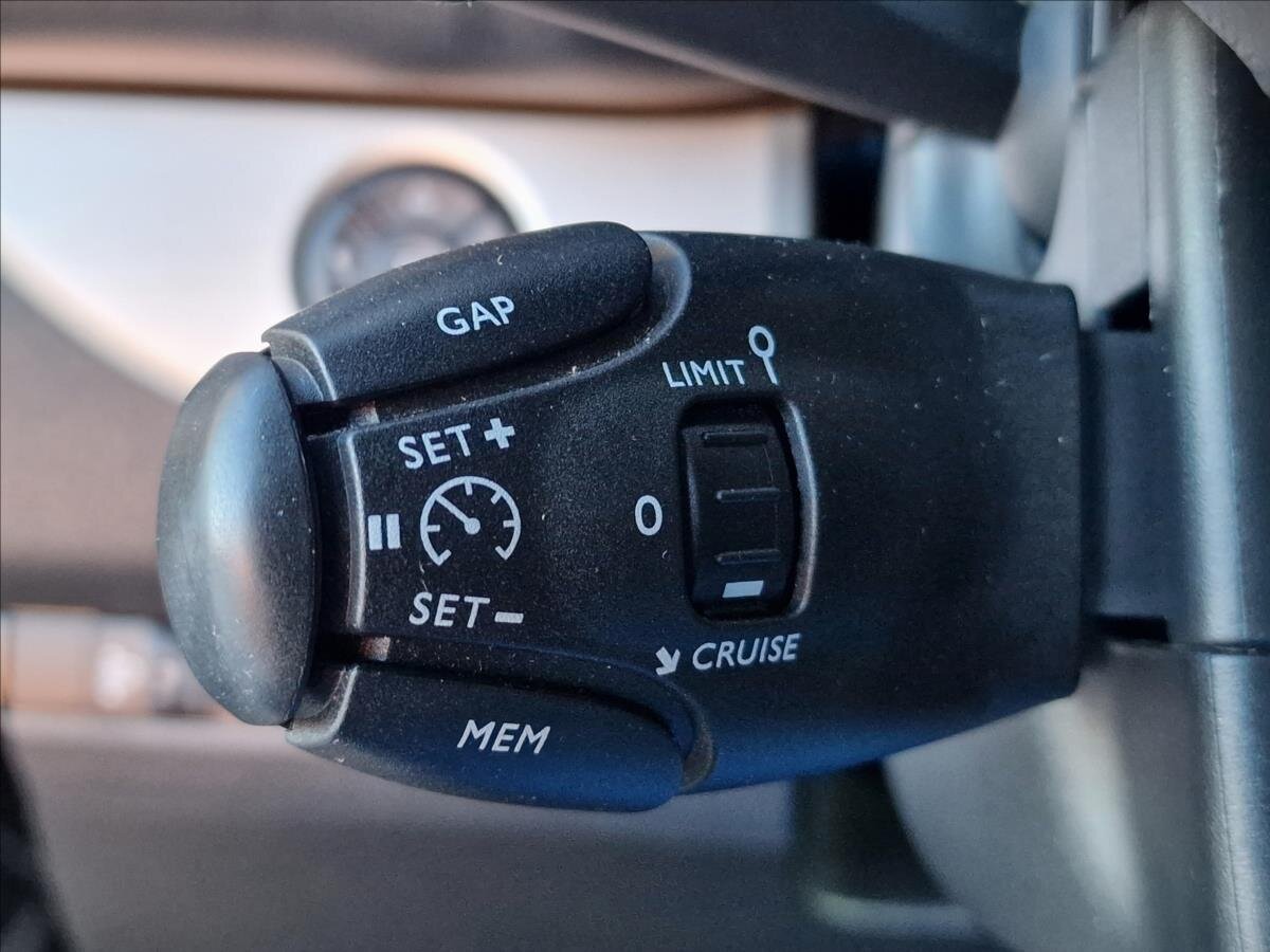 Peugeot Traveller MPV 2,0 l 130 kw