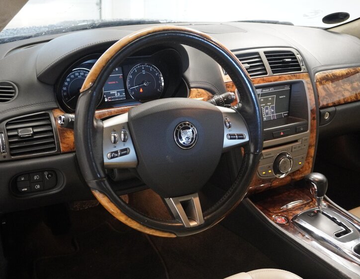 Jaguar XK8 Ostatní 4,2 l 219 kw