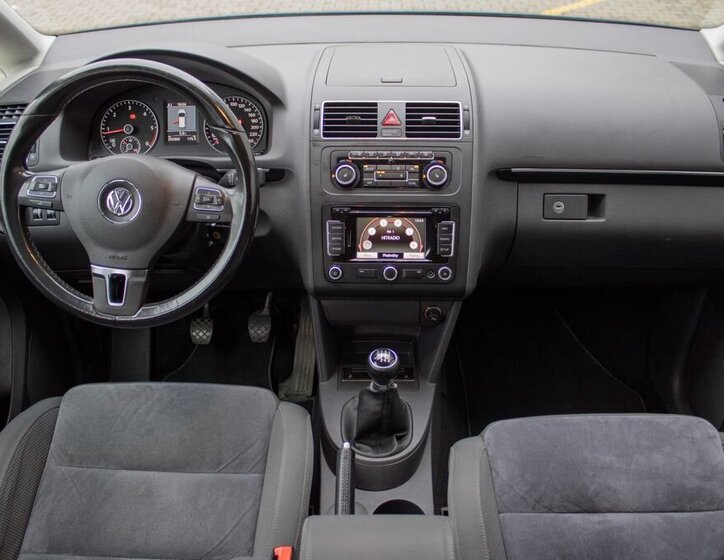 Volkswagen Touran 24