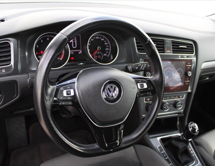 Volkswagen Golf 14