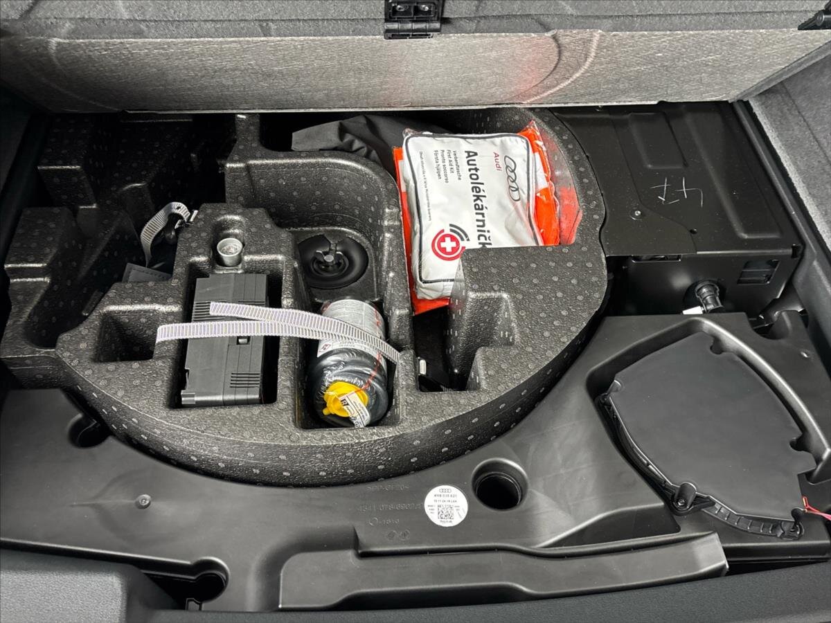 Audi Q8 SUV / Terénní 3,0 l 210 kw