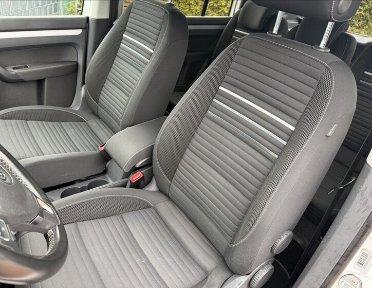 Volkswagen Touran MPV 1,2 l 77 kw