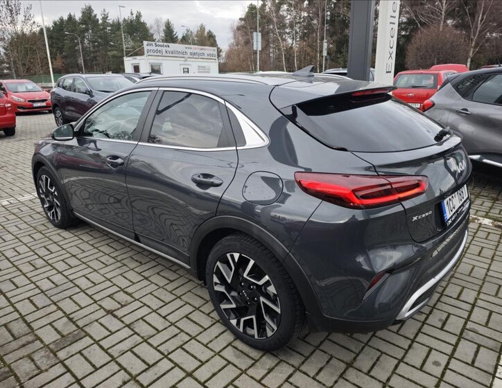 KIA XCeed 4