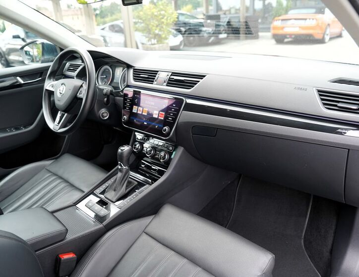 Škoda Superb 30
