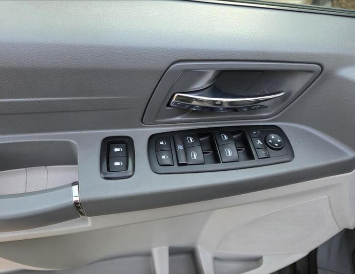 Chrysler Grand Voyager 16