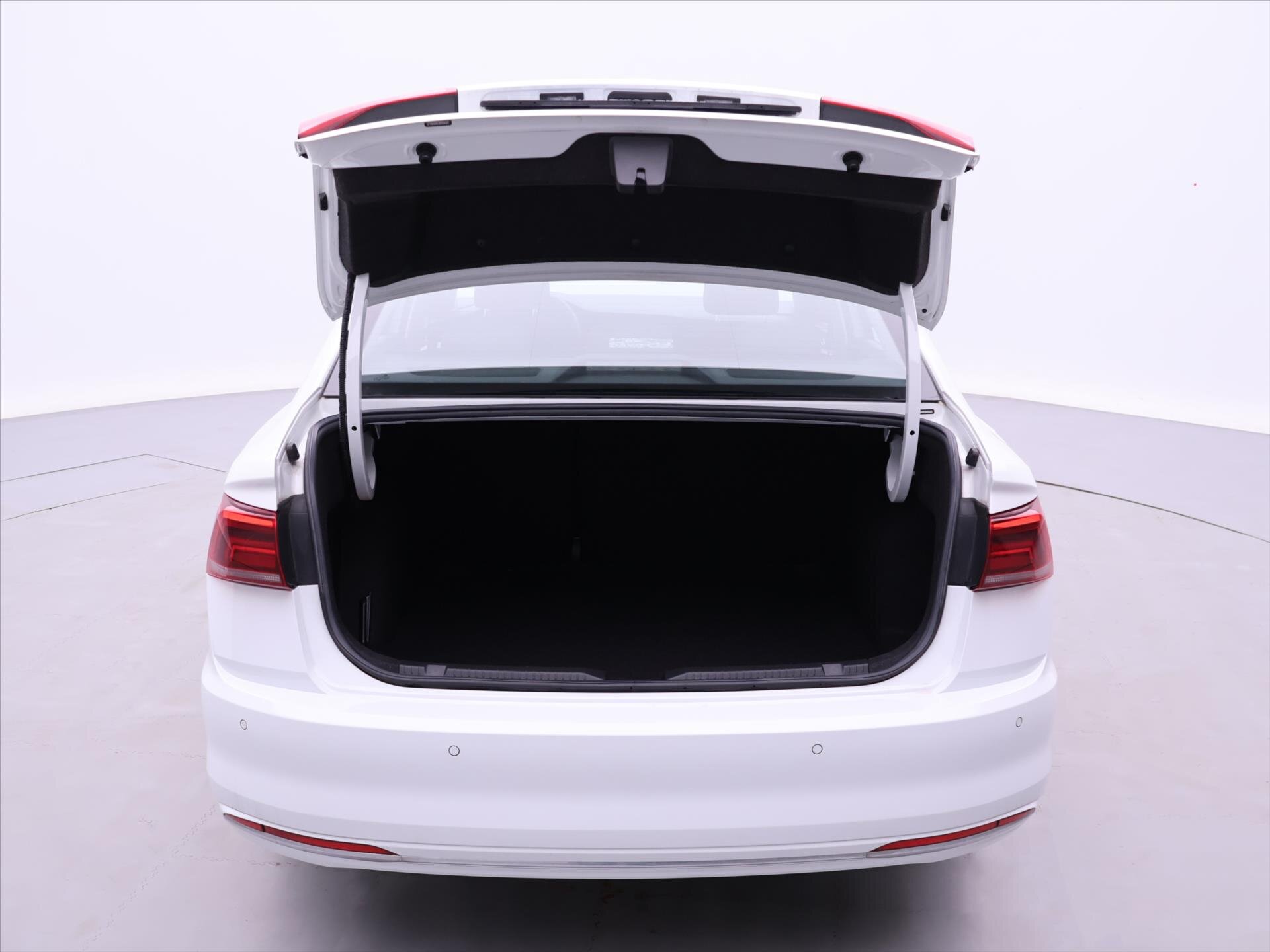 Volkswagen Bora Sedan / Limuzína 0,0 100 kw