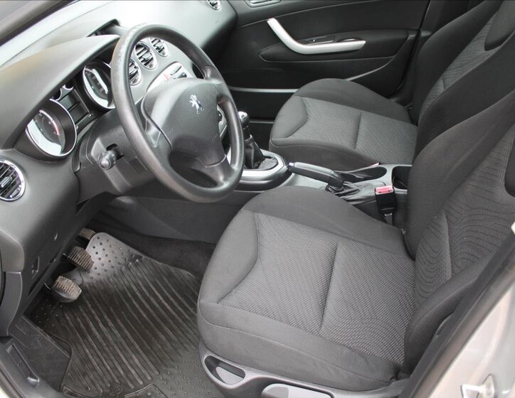 Peugeot 308 Hatchback 1,4 l 70 kw